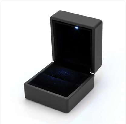 Black Jewelry Storage Box–Compact Jewellery Organiser Case for Rings, Bracelets & Accessories (Modern Display Box)
