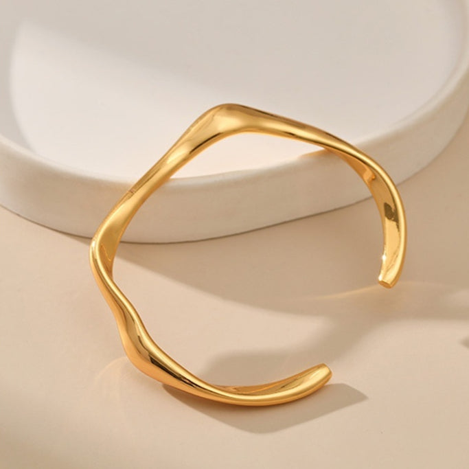 Minimalist Gold Bracelet–Light Luxury Round Bangle, Electroplated Copper Bracelet (Gold & Silver)