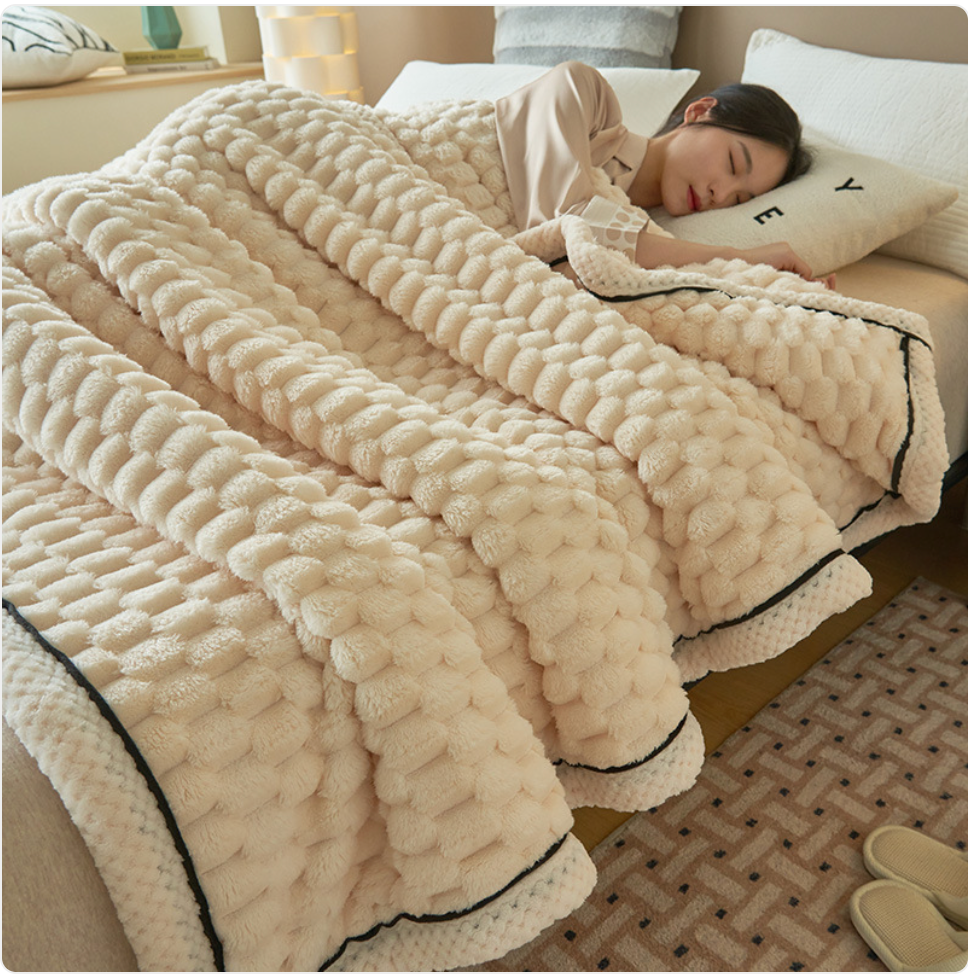 Golden Turtle Velvet Blanket–Ultra Soft All-Season Throw for Bed, Sofa & Relaxation