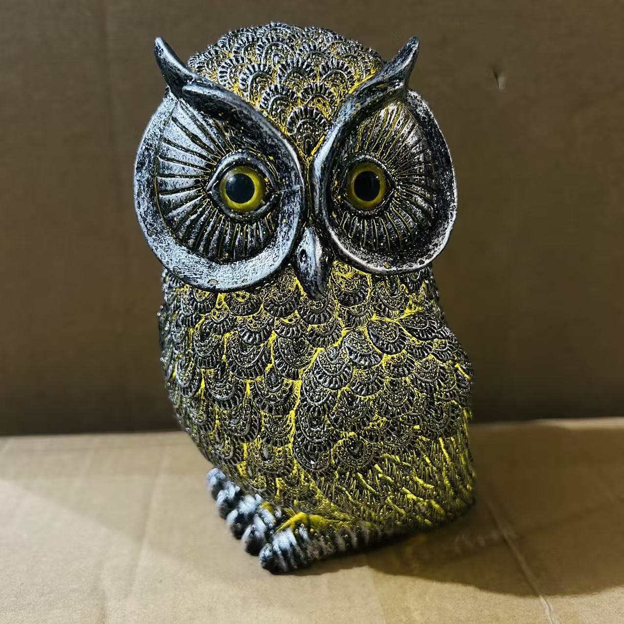 Glow-in-the-Dark Halloween Ghost Decoration – LED Resin Ornament
