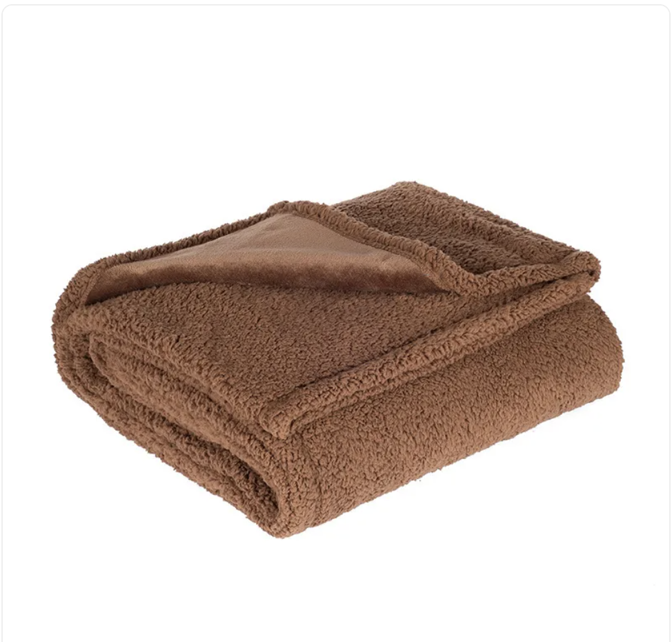 Waterproof Flannel Blanket–Soft Furniture Protector & Cozy Pet Blanket