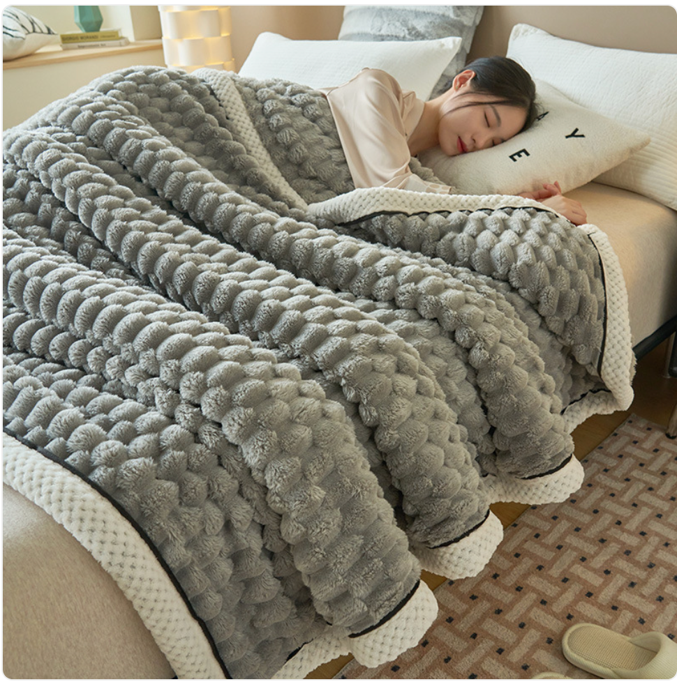 Golden Turtle Velvet Blanket–Ultra Soft All-Season Throw for Bed, Sofa & Relaxation