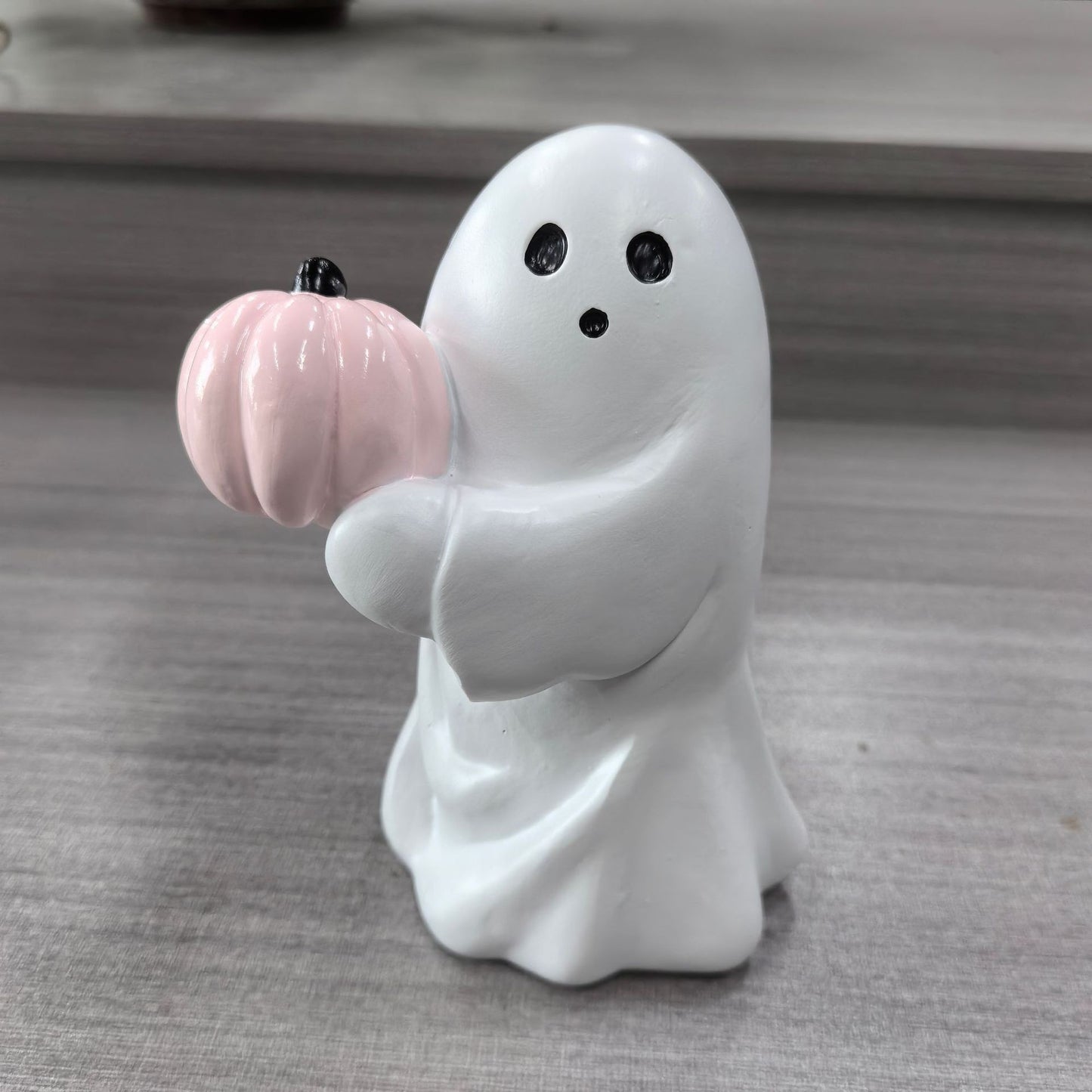 Glow-in-the-Dark Halloween Ghost Decoration – LED Resin Ornament