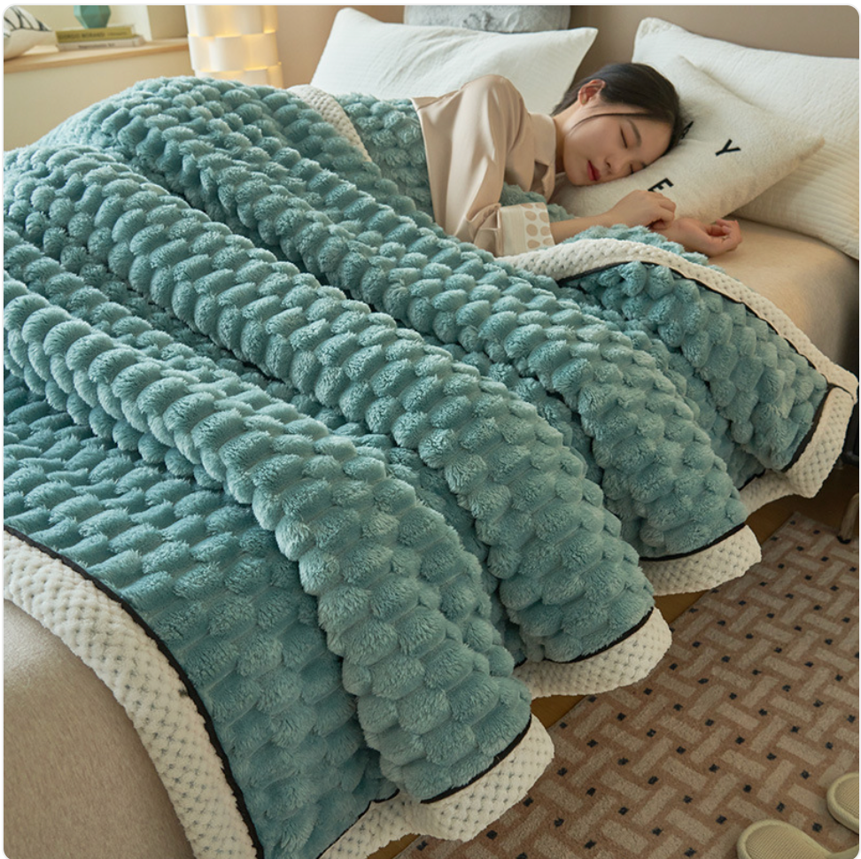 Golden Turtle Velvet Blanket–Ultra Soft All-Season Throw for Bed, Sofa & Relaxation