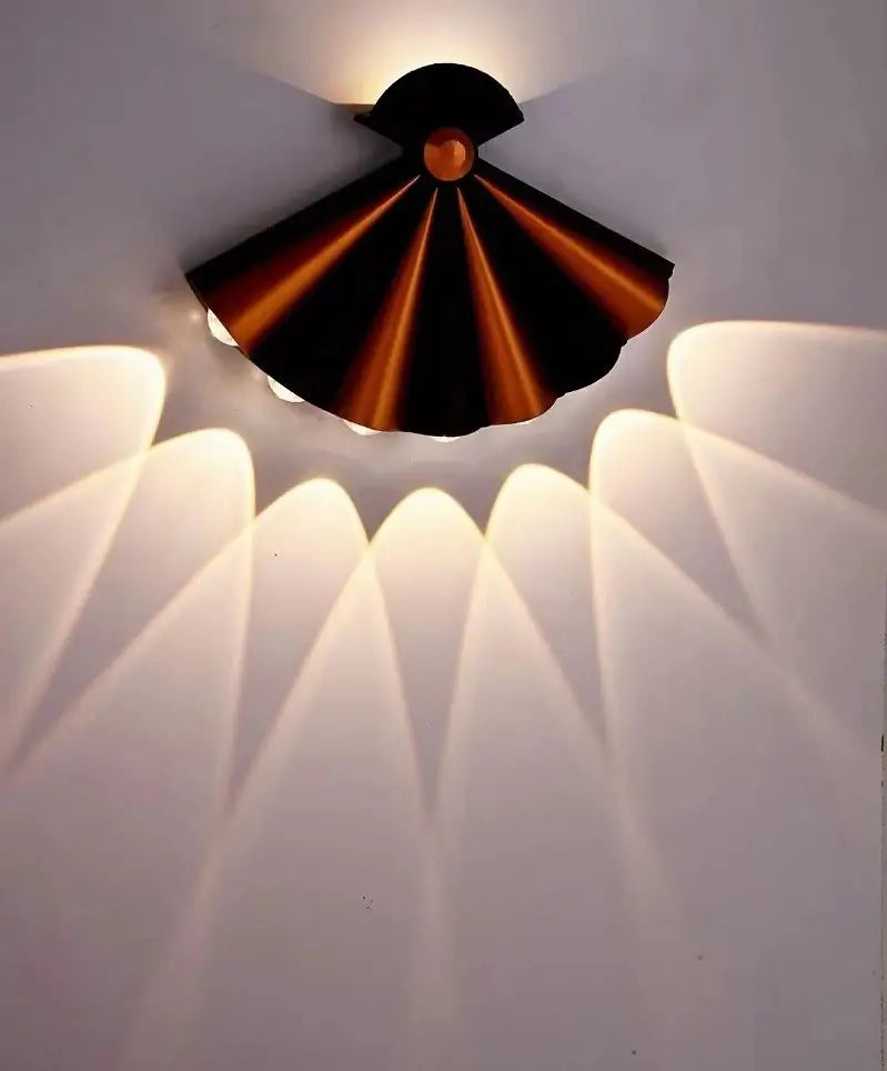 Waterproof Indoor Outdoor LED Wall Lamp–Modern Garden Light for Patio, Staircase & Courtyard