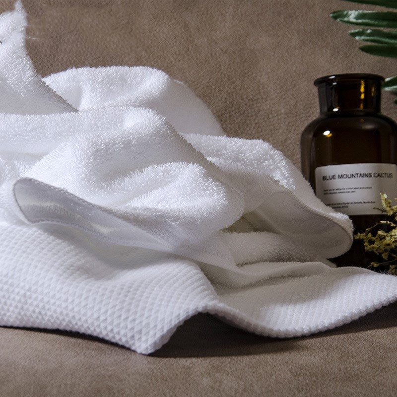 Luxury Hotel Cotton Bath Towels-Premium Soft Absorbent White Towels-Thick Pure Cotton Bathroom Towels (350g–600g)