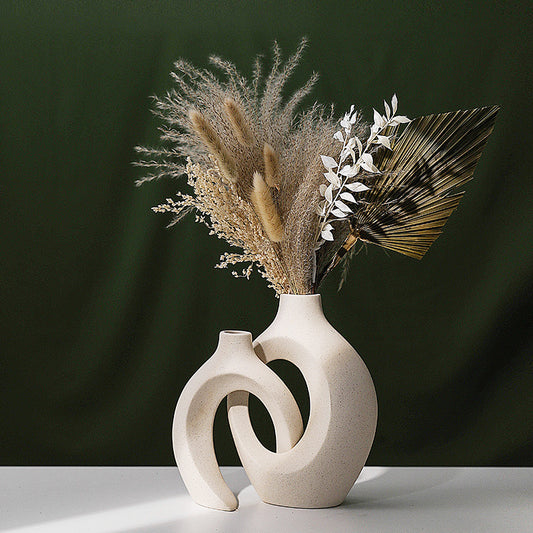 European Ceramic Vase–Modern Minimalist Decorative Flower Vase for Home & Office Décor