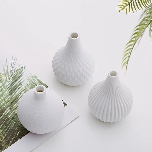 White Ceramic Flower Vase–Modern Decorative Vase for Living Room, Dining Table & Office Décor