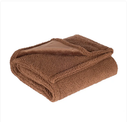 Waterproof Flannel Blanket–Soft Furniture Protector & Cozy Pet Blanket