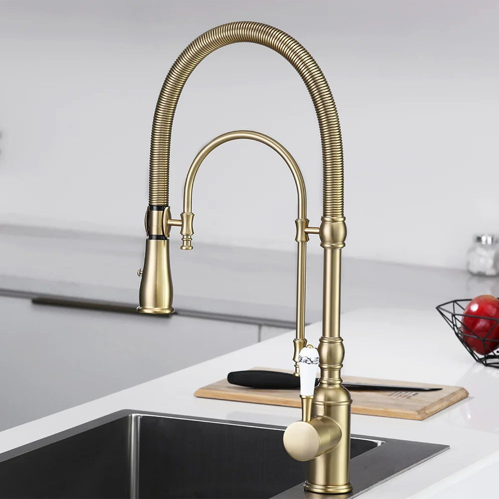Luxury Copper Kitchen Mixer Tap - Pull-Down Spring Kitchen Faucet with Multifunction Spray Head & Hot Cold Water Control