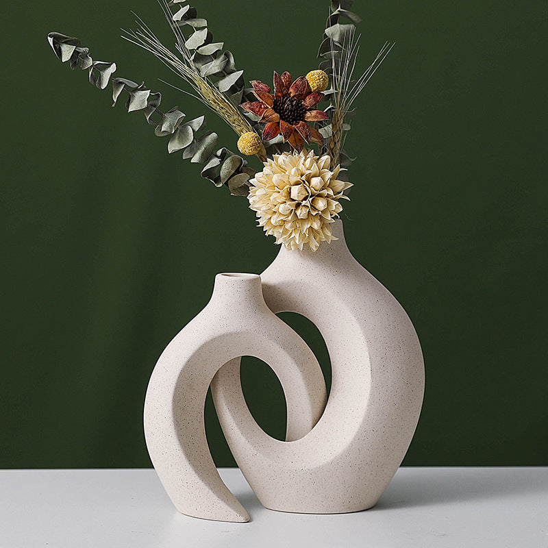 European Ceramic Vase–Modern Minimalist Decorative Flower Vase for Home & Office Décor