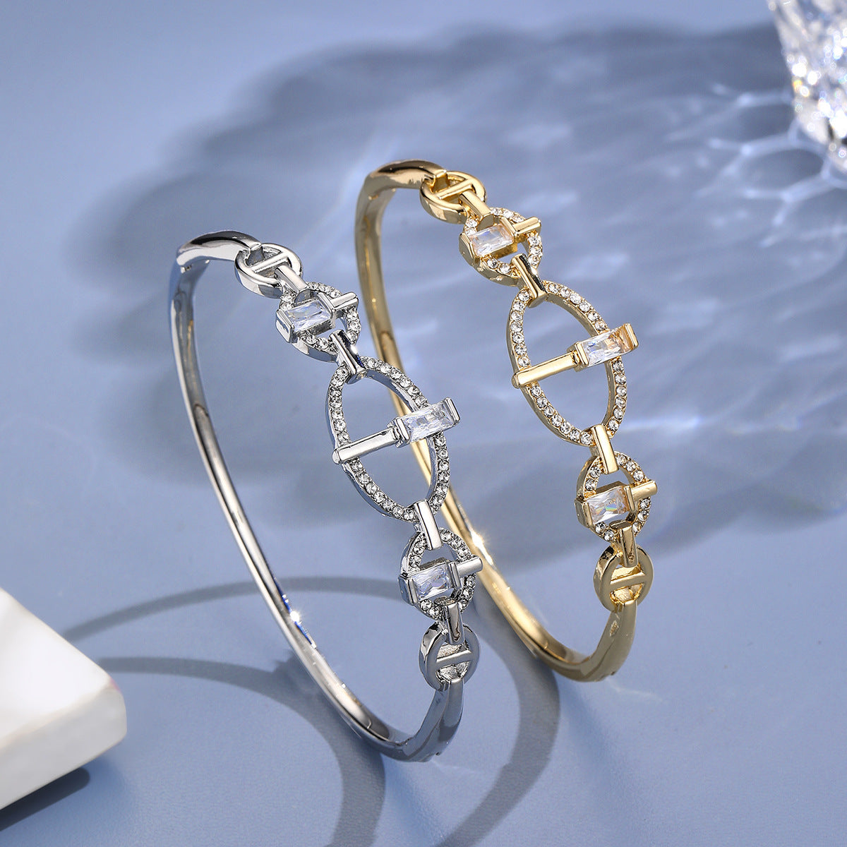 Light Luxury Ellipse Bracelet–Minimalist Alloy Bangle for Women, Elegant Gold & Silver Jewellery