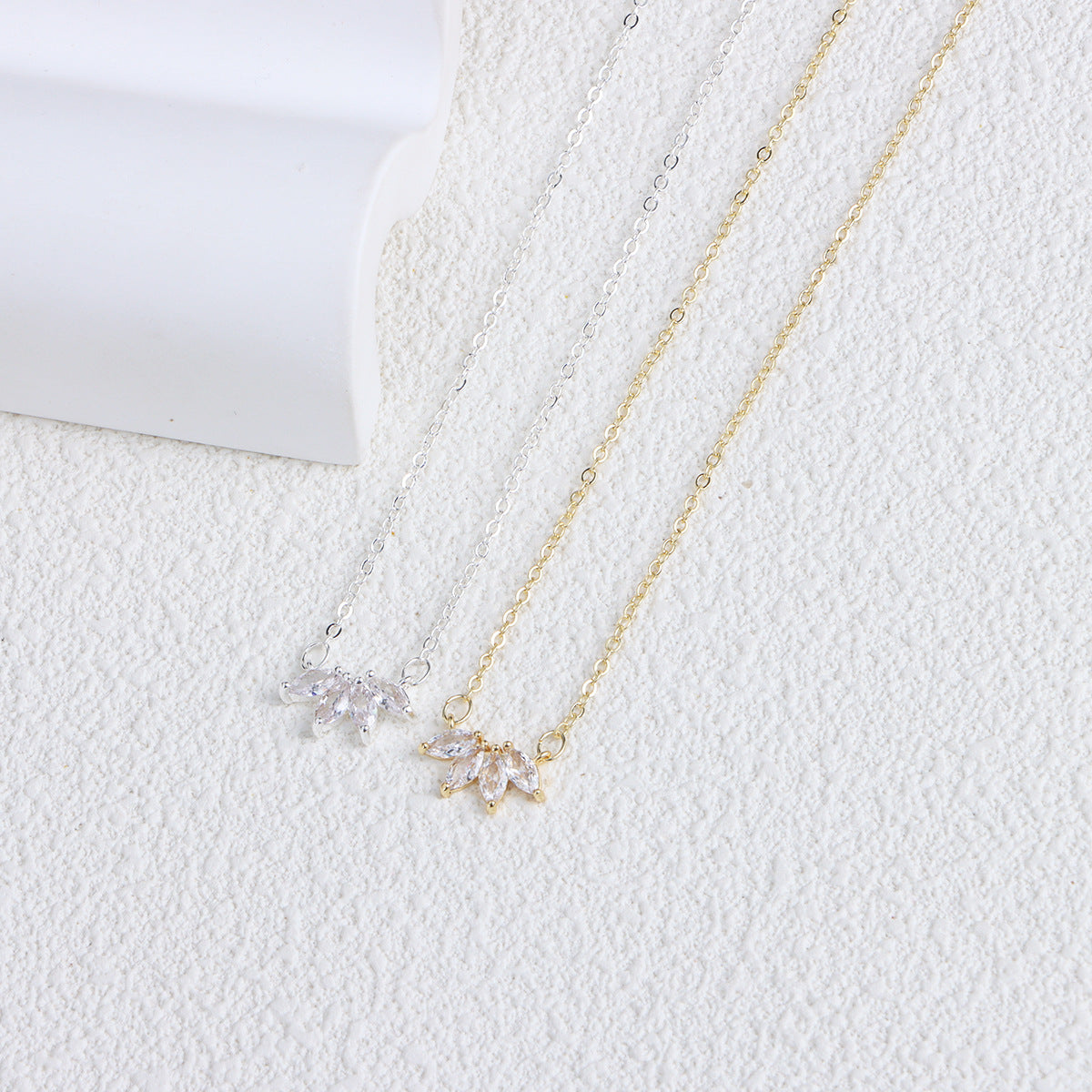 Leaf Necklace–Rhinestone Pendant Necklace, Gold & Silver Adjustable Chain Jewellery for Women