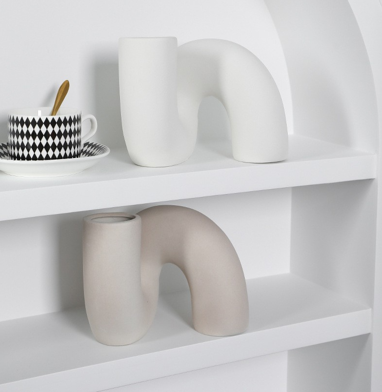 Nordic Ceramic Flower Vase–Handmade Modern Decorative Vase for Dried Flowers & Home Décor